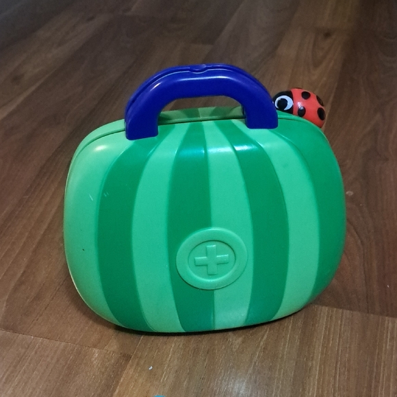 CoComelon Learning Nurse Set - Picture 2 of 3